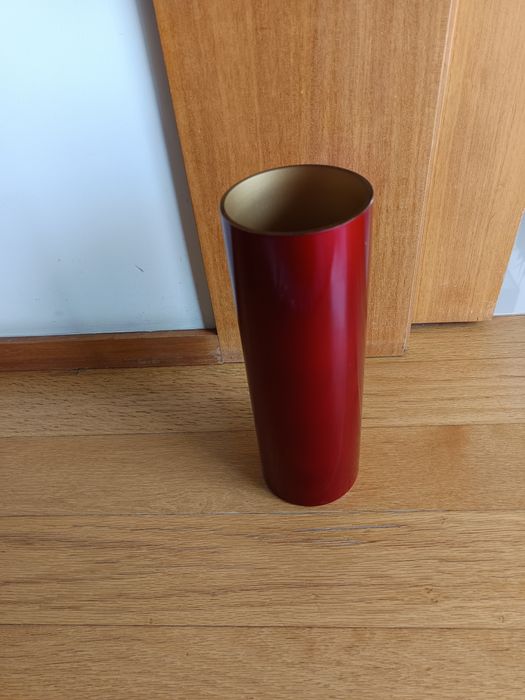 Peça decorativa de cerâmica vermelha