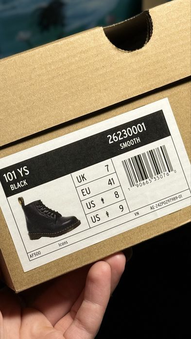 Dr. Martens 6-oczkowe Smooth czarne r. 41 – nowe z metką, pudełko
