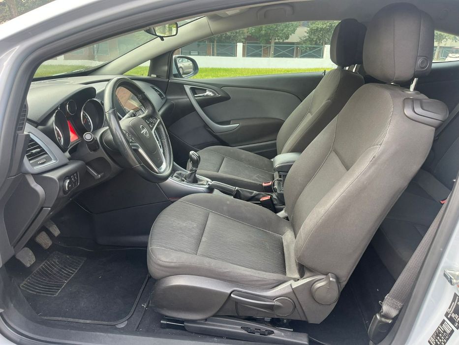 Opel astra 1.7 GTC