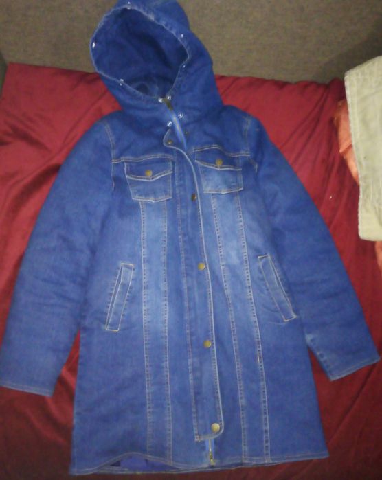 Джинсова жіноча куртка