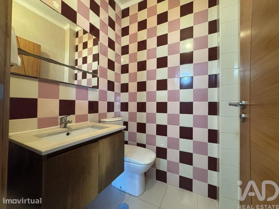 Moradia isolada T4 em Serra e Junceira de 204,5 m2