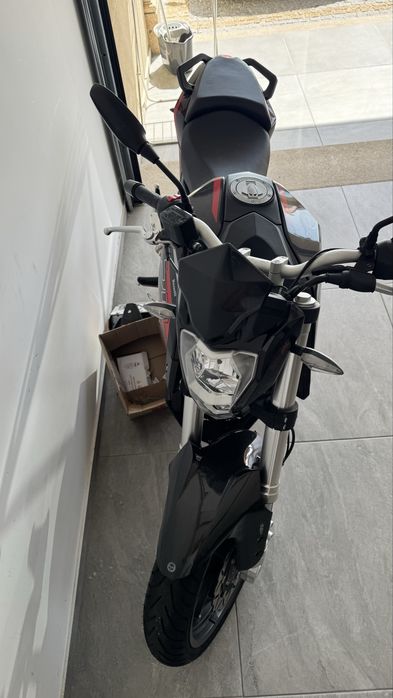 Moto Benelli BN251