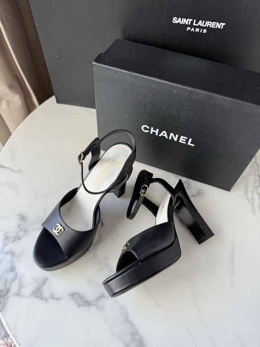 Sandały Chanel black leather