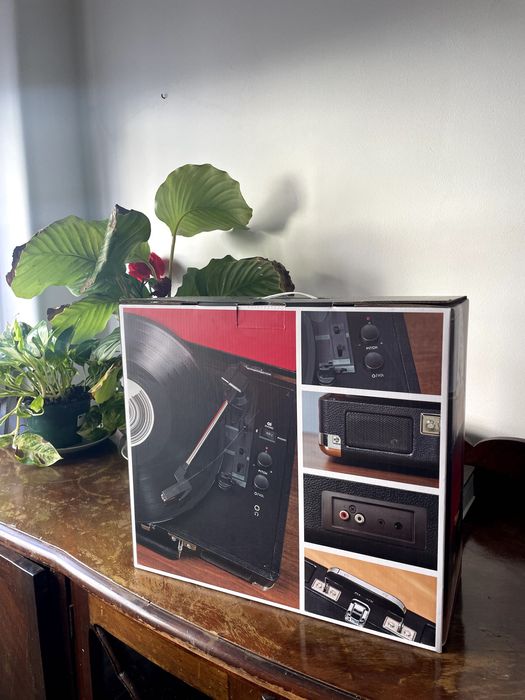 Gira-Discos Bluetooth Crosley Voyager CR8017B-WB4 NOVO/NUNCA USADO