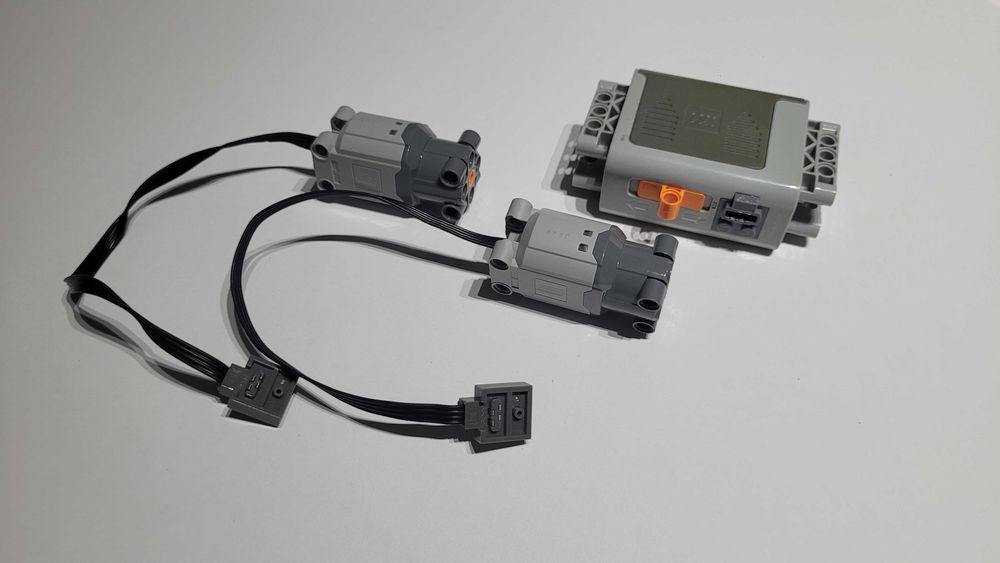 Lego Power Functions silnik M 8883x2 i batery box 8881-używane sprawne