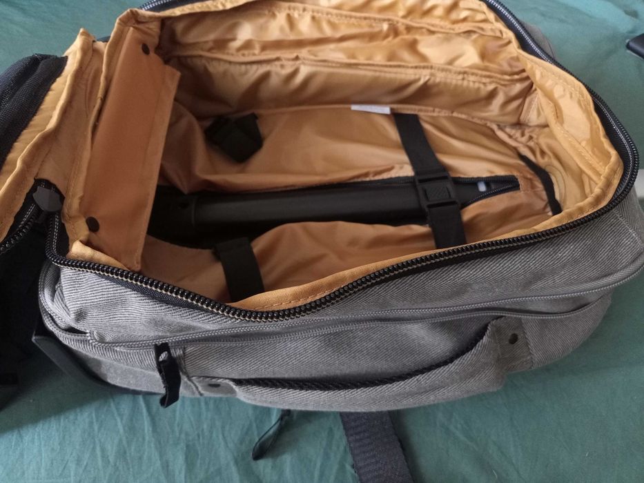Mochila nova com rodas para viagens