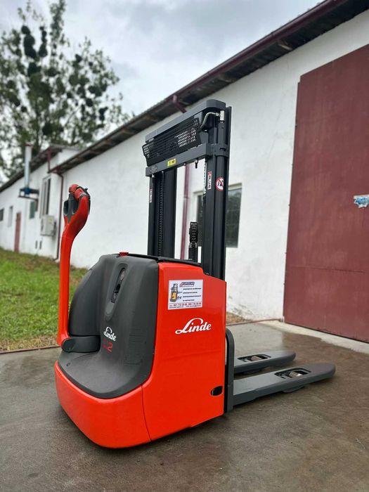 Навантажувач штабелер  1420* Linde L12І 1,2 т 365см