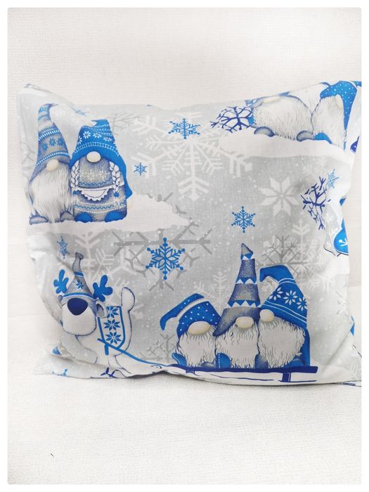 Poszewka 40x40  świateczne wzory skrzaty