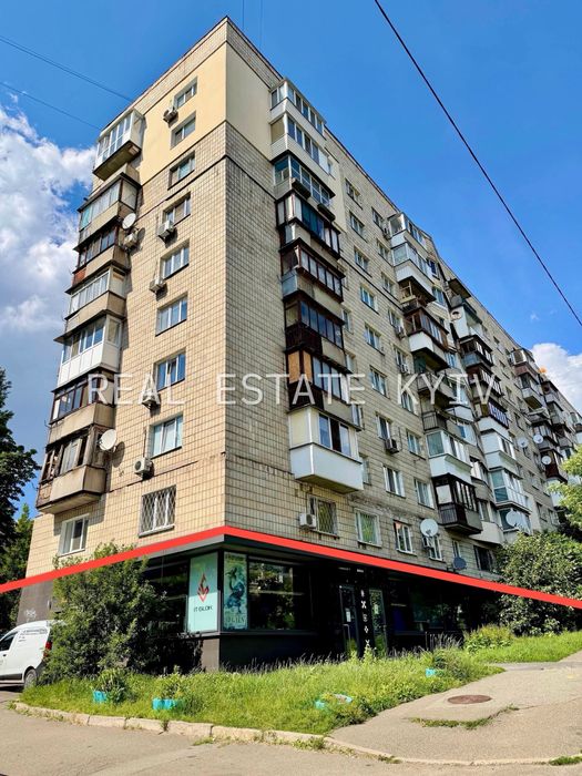 Без % Аренда фасадного помещения 355 кВ.м., ул Б. Гаврилишина (Ванди Василевской) 11 метро КПИ