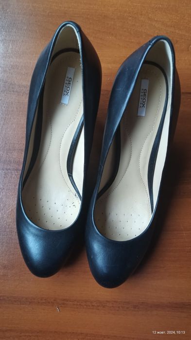 Жіночі  шкіряні туфлі