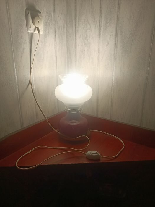 Прикроватный светильник