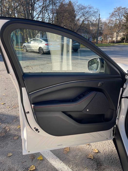 Електромобіль Mustang mach-e