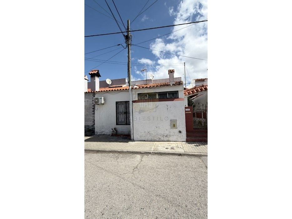 Moradia em Banda T3 Usada com 80 m² de área útil em Sado, Setúbal.