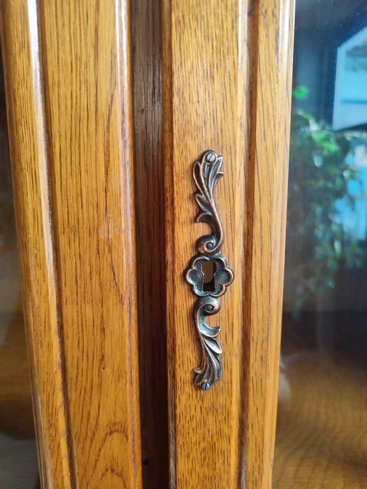 Kredens piękny drewno