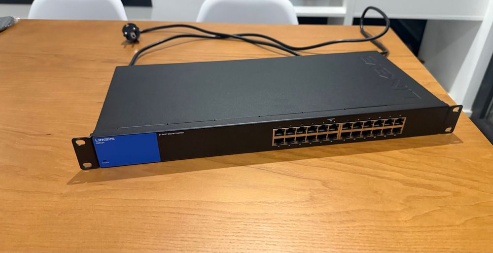 Switch Gigabit 24-portas Linksys LGS124