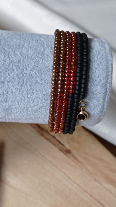 Bransoletka z drobnych, szklanych koralików