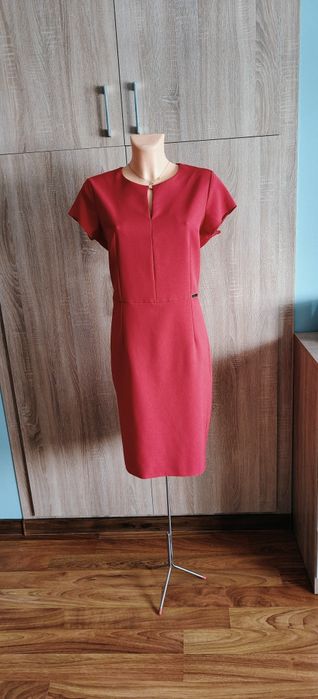 Czerwona elegancka sukienka MIDI z krótkim rękawem 44 XXL