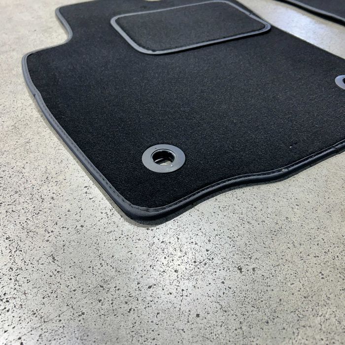 Tapetes Toyota Hilux 2018