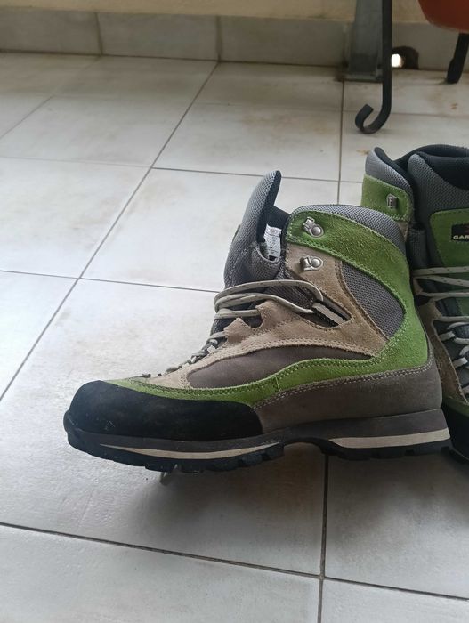Botas de montanha. Marca Garmont