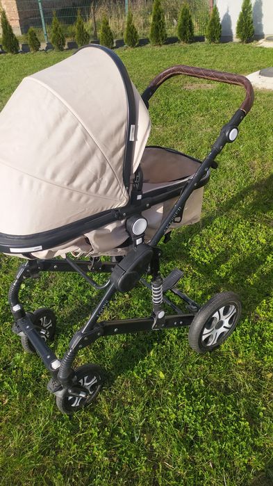 Коляска.              .