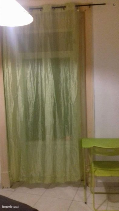 Quarto - localizado em Alameda Lisbon