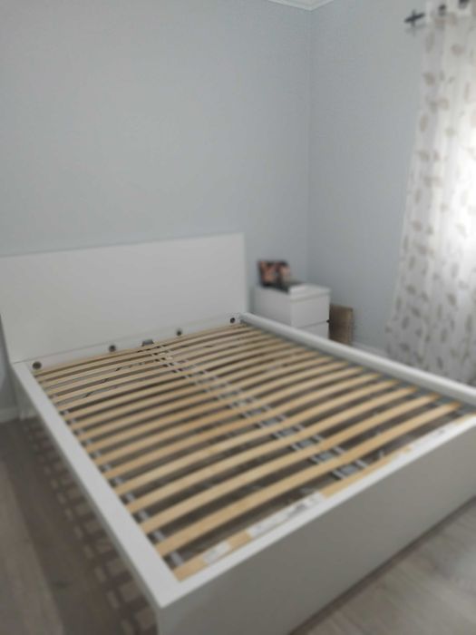 Cama de casal com estrado