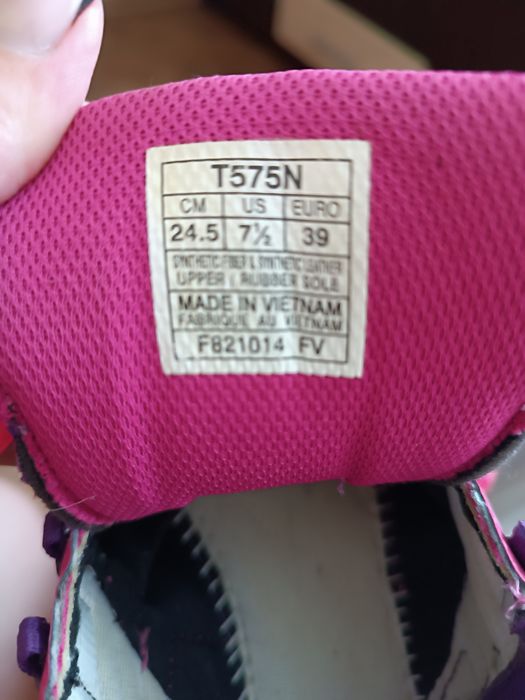 Жіночі кросівки asics б/у 39 розмір ( 24,5 см)