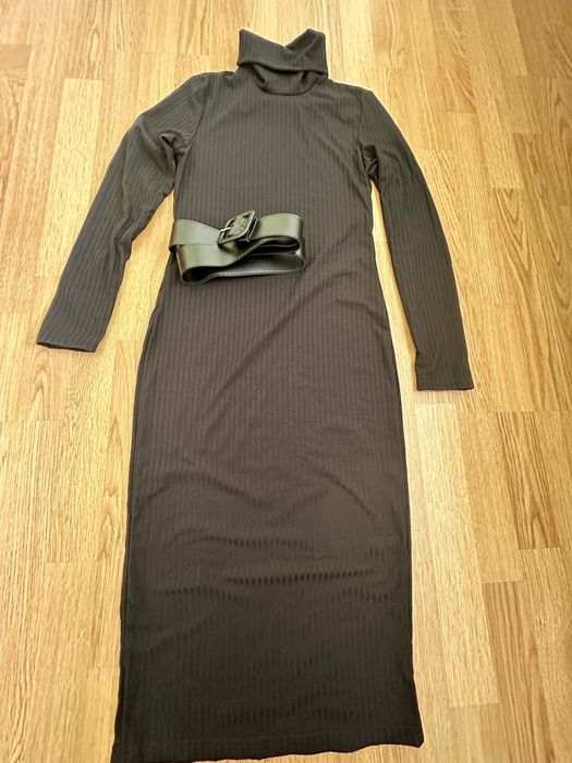 Чорна сукня гольф xs розмір міді довжина
