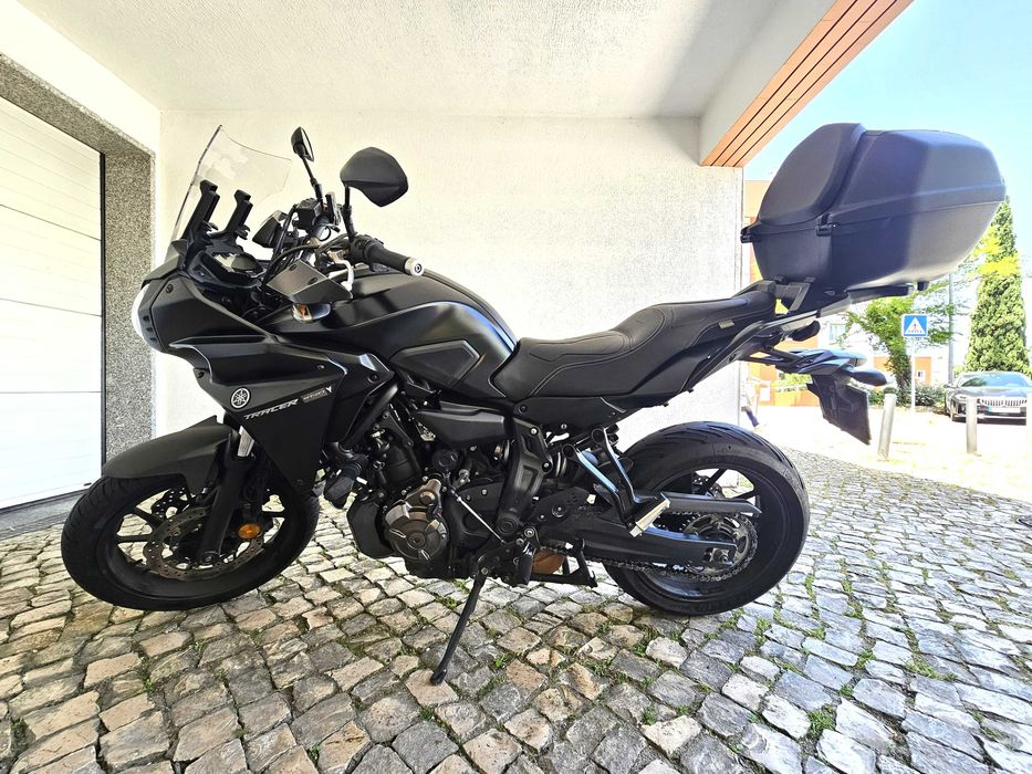 Yamaha Tracer 7 com Top Case muito estimada