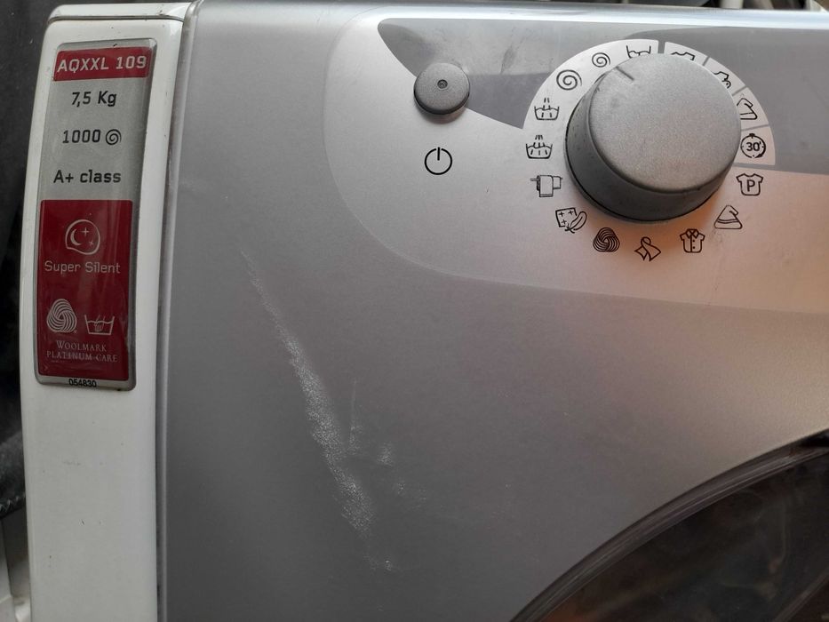 maquina de roupa ariston 7.5 quilos 1000 rpmem bom estado