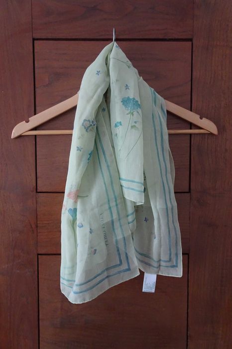 Lenços florais Laura Ashley. Envio grátis.