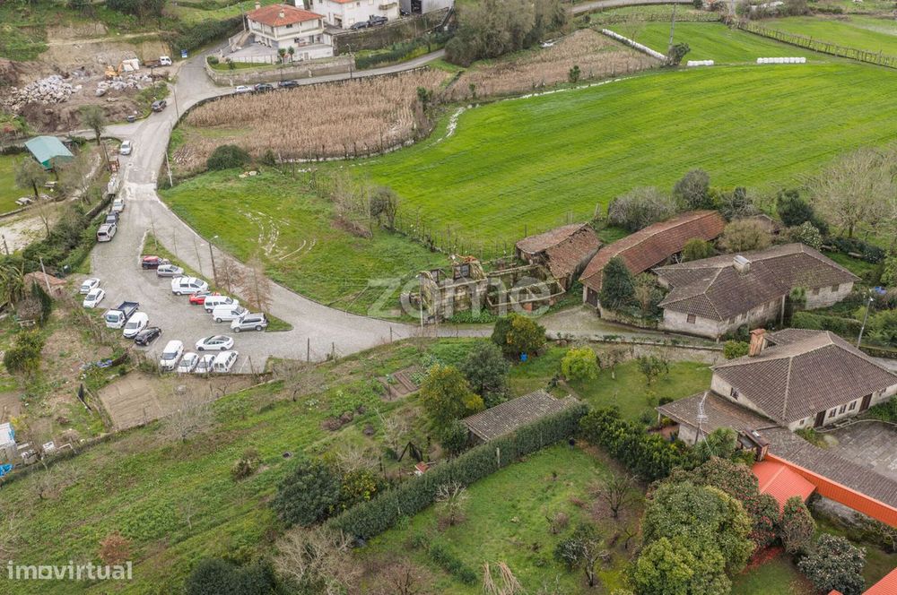 Moradia Para Recuperar em Oliveira de S. Pedro