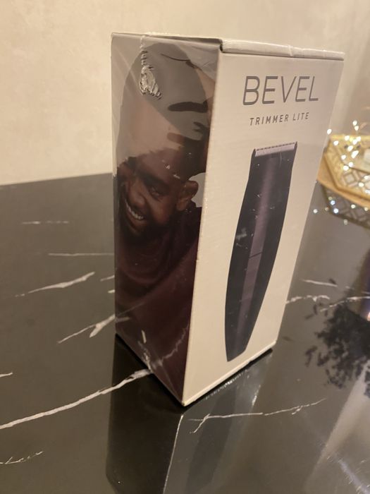 Bevel Bezprzewodowy profesjonalny trymer do włosów i brody