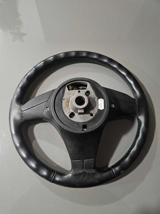Volante em bom estado e36 bmw