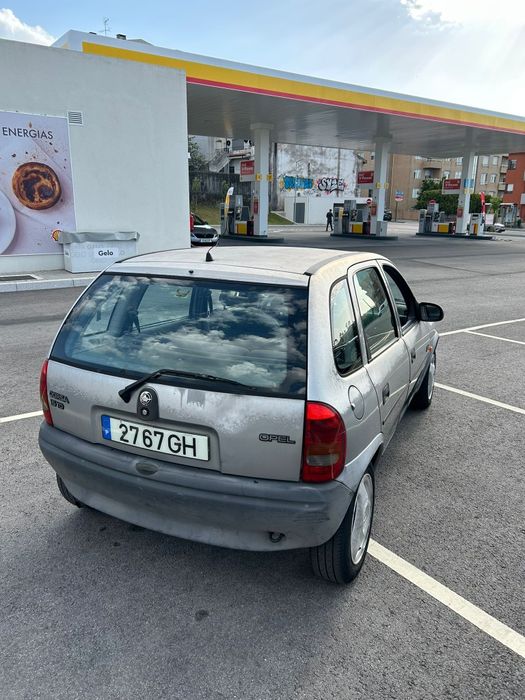 Opel Corsa 1.5TD gasóleo