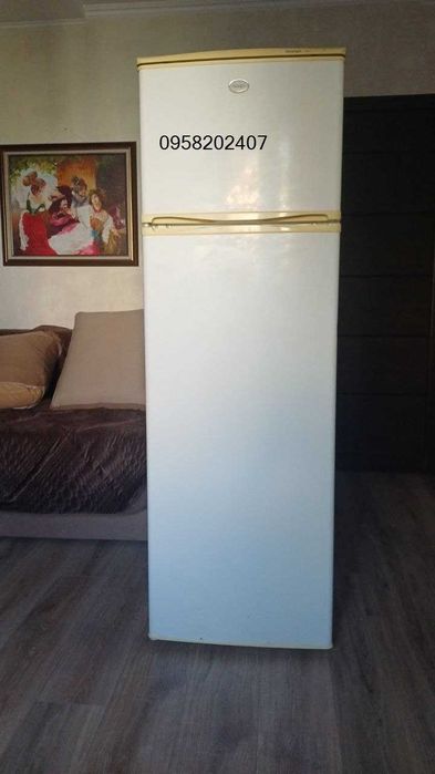 продам 2х камерний холодильник Snaige