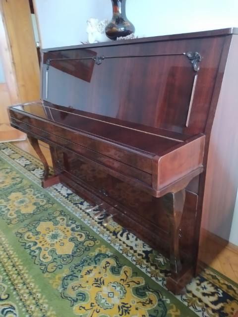 Sprzedam Pianino ETYDE