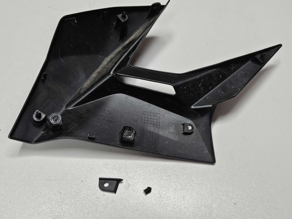 Owiewka prawa osłona boczna chłodnicy Kawasaki Z125 rok 19-24