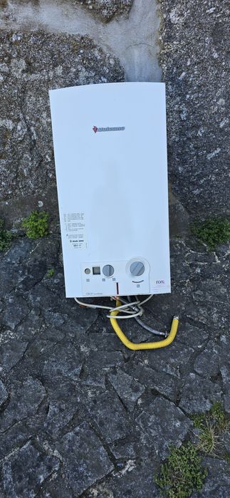 Esquentador a gás de Botija, da marca  Vulcano, Ariston e HTW e Balay