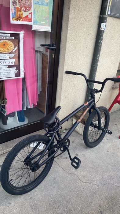 Bicicleta bmx como nova