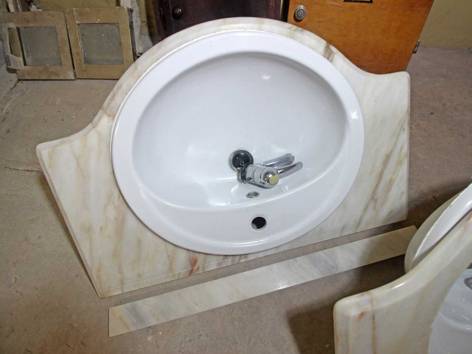 Lavatórios com torneira