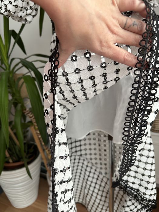 Biała czarna ażurowa sukienka midaxi syrena falbana s 36 m 38 asos