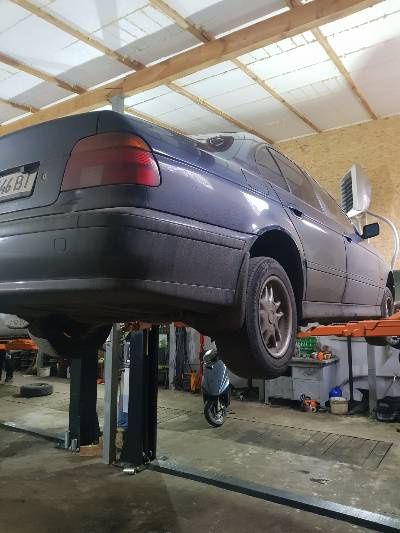 продам автомобіль БМВ