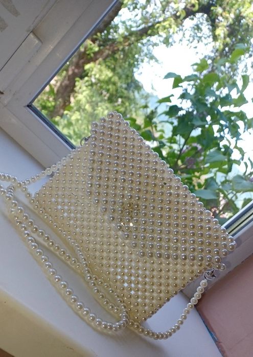 Сумка из бусин під жемчуг