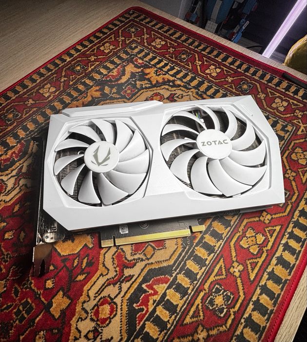 グラフィックボード・グラボ・ビデオカード ZOTAC GAMING GeForce RTX3060Ti AMP white ニュース・フラッシュ】ZOTAC、筐体からLEDまで白色なGeForce RTX 3060