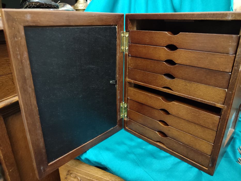 Скринька шафка бокс для карток годинник саксафон