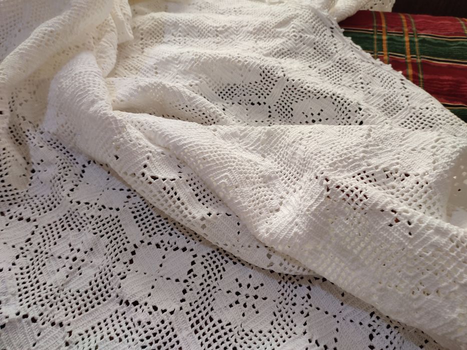Toalha de mesa em crochê nova