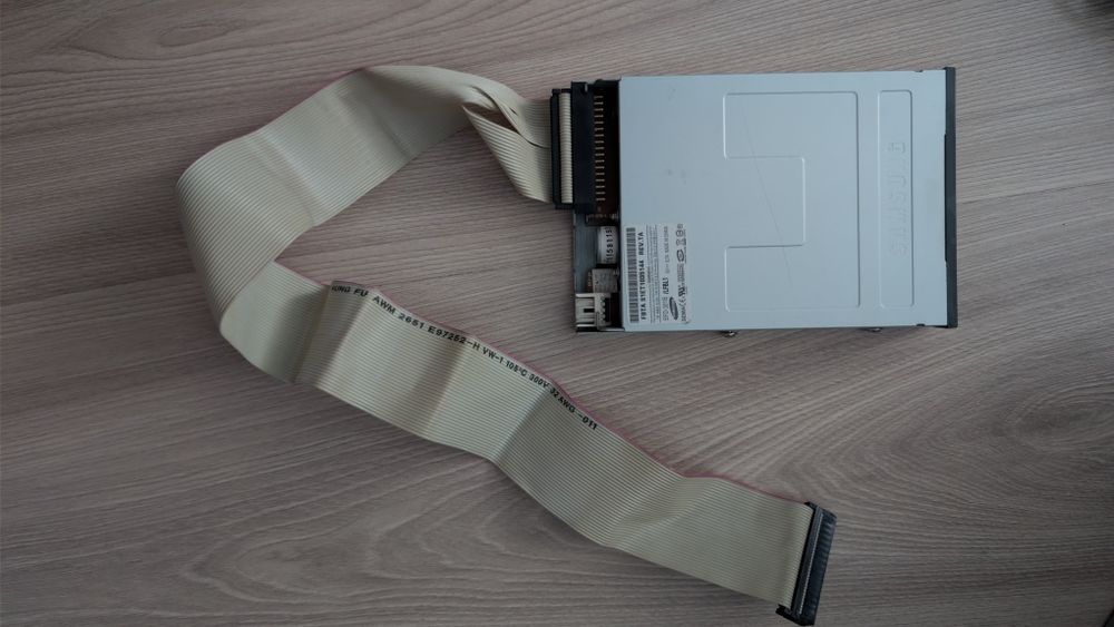Stacja dyskietek 3,5 Samsung SFD-321B