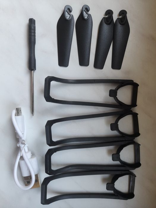 Ostatnie sztuki --- Dron 4K + 3 akumulatory w zestawie