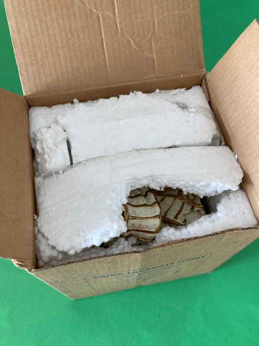 Caixa em Cerâmica Laçarote Ivory da marca Avon Antiga